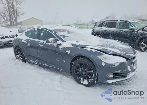 2017 Tesla Model S z USA, uszkodzony, nr VIN 5YJSA1E2XHF222256